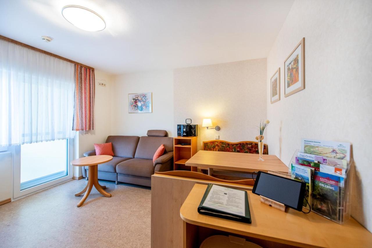 Waldesblick, Hotel-Restaurant Lahr  Стая снимка